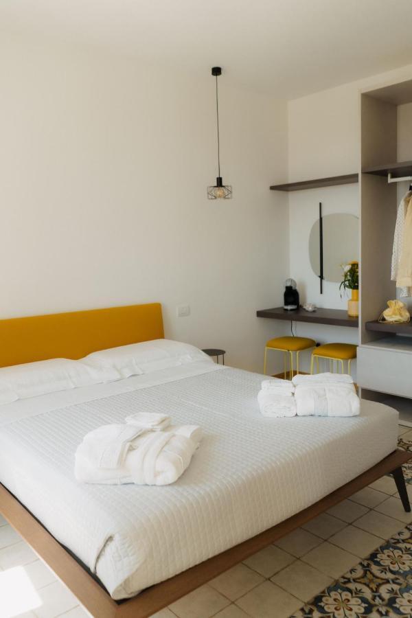La Dimora Dei Walori Hotell Bisceglie Exteriör bild